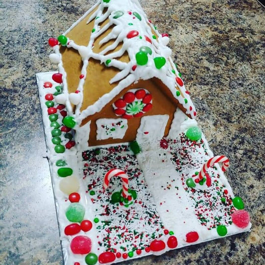 Gingerbread House Kit image 0